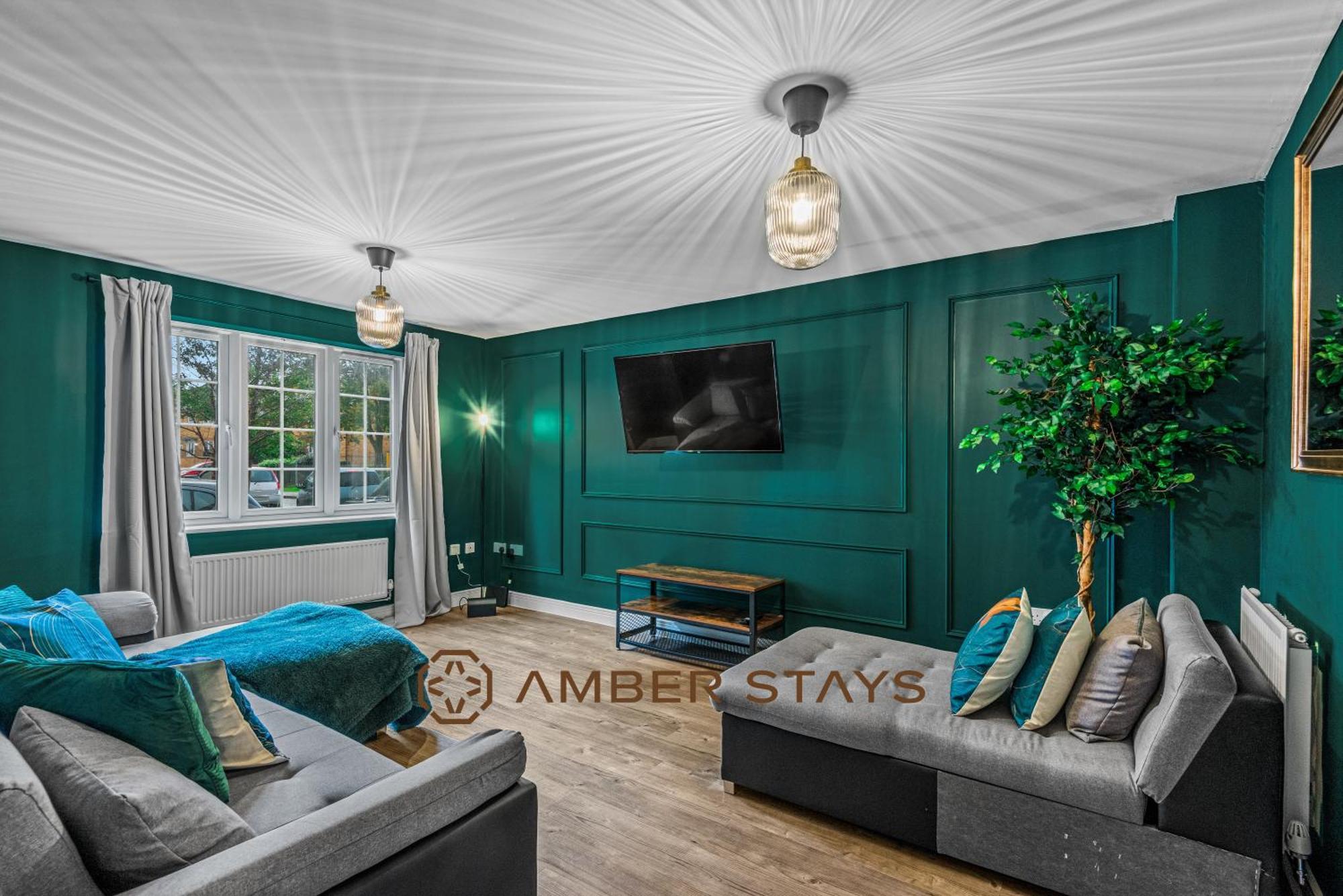 Spacious 5 Bed House In Reading By Amber Stays, Perfect For Business & Contractors, Sleeps 12! ภายนอก รูปภาพ