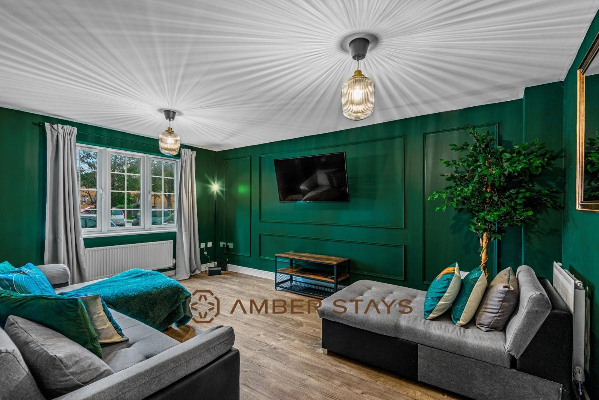 Spacious 5 Bed House In Reading By Amber Stays, Perfect For Business & Contractors, Sleeps 12! ภายนอก รูปภาพ